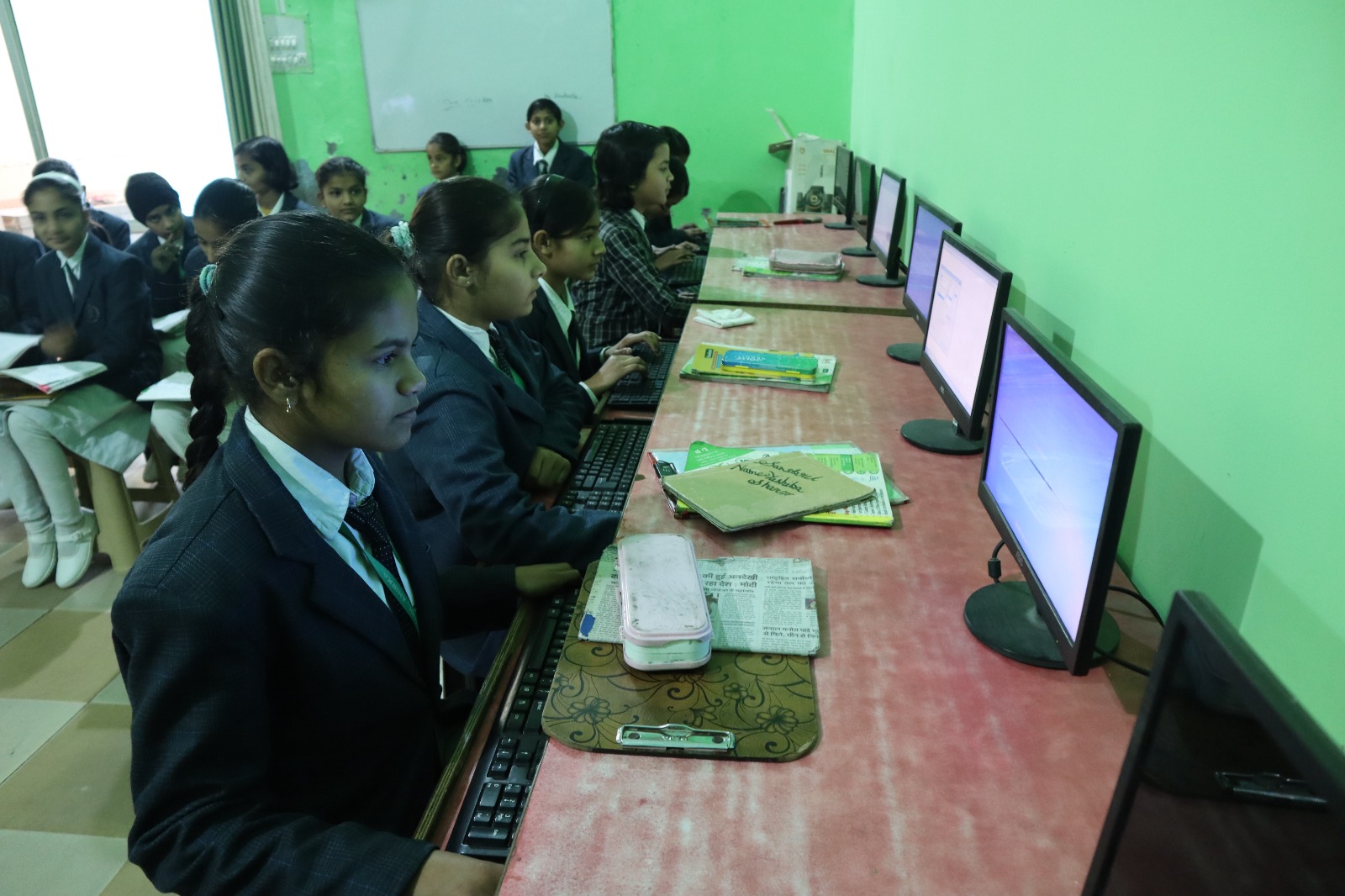 Arya school - computer lab